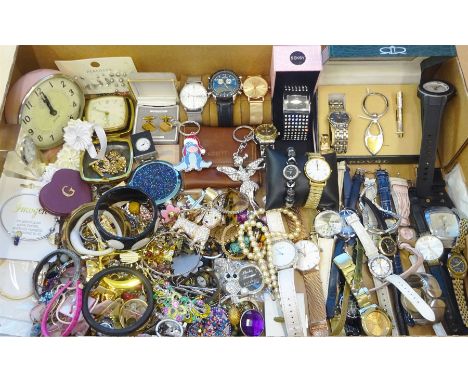 Assorted items including costume jewellery, watches by Seiko, Rotary, Sekonda and other makers,  keyrings, purse, compact mir