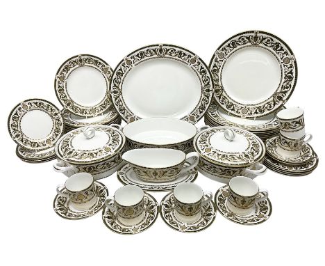Royal Worcester Windsor pattern part tea and dinner service, comprising nine dinner plates, nine side plates, nine dessert pl