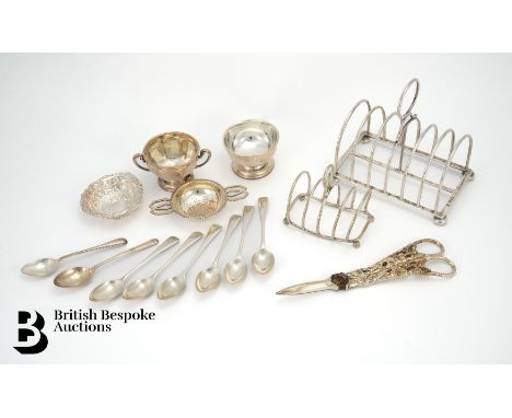 Silver toast rack, Chester hallmark dated 1903, mm&nbsp;George Nathan &amp; Ridley Hayes, together with a small silver plated