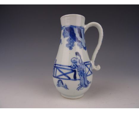 Chinese porcelain B/W jug with ladies - Kangxi 1662-1722. Height: 14,2 cm. In good condition. Just a small production error o