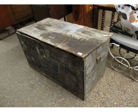 LARGE WOODEN TRAVELLING TRUNK OR PACKING CASE, WIDTH APPROX 102CM 