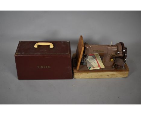 A Vintage Manual Singer Sewing Machine (untested) 