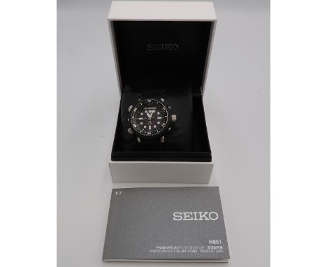 A Seiko Solar Diver's 200m H851, Arnie watch, the signed dial with analogue watch face, having luminous markers below digital