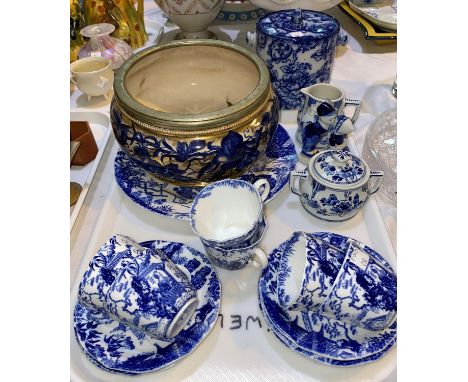 A Royal Crown Derby blue & white part tea set: 6 cups & saucers, bread & butter plate; other blue & white china There are sli