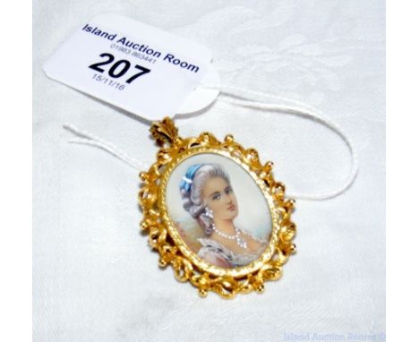 Good quality miniature oval portrait of a lady in 18ct gold pendant/brooch - 4.5cm