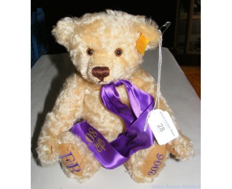 Commemorative modern Steiff bear - Elizabeth II - 2006 - 26cm