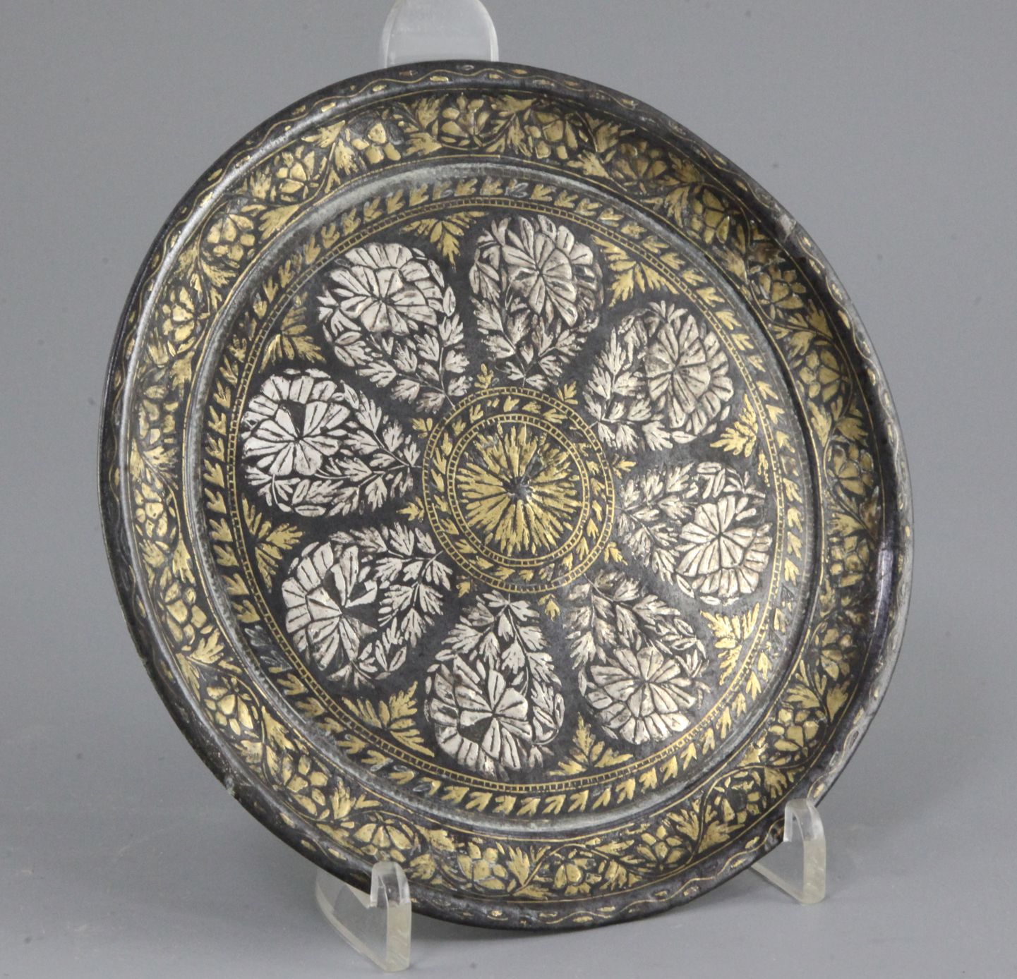 An Indian Bidri ware silver and brass overlaid dish or stand, 17th/18th ...