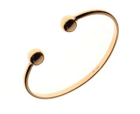 9ct gold torque bangle, 17.6g approx   Condition: 