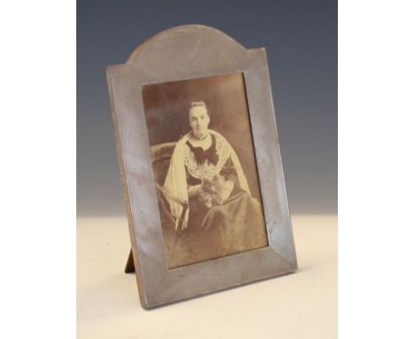 George V engine turned silver easel picture frame, Birmingham 1925   Condition: 