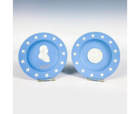 Pale blue compotiers made to commemorate the Bicentennial of American Independence. Decorated in a white relief with the stat