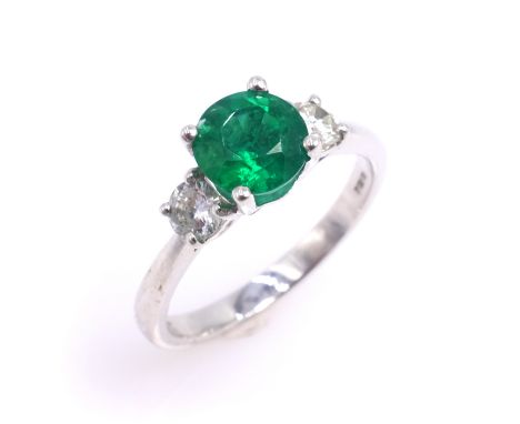 18ct white gold emerald and diamond ring, hallmarked Condition Report Size MClick here for further images, condition, auction