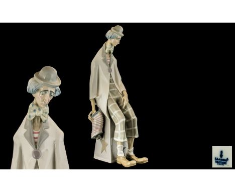 Lladro - Superb Quality Large and Impressive Hand Painted Porcelain Figure ' Clown ' Model no 1027. Designer Salvador Furio. 