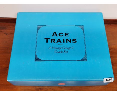 An Ace trains vintage 'O' gauge coach set M.E.T.