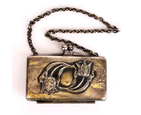 An Art Nouveau silver plated lady's purse on chain, L. 9.5cm.