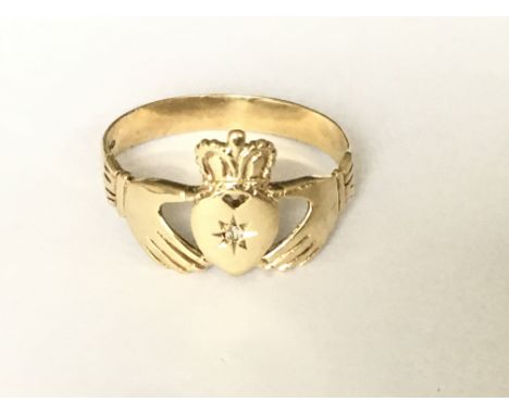 A 9ct gold Claddagh ring