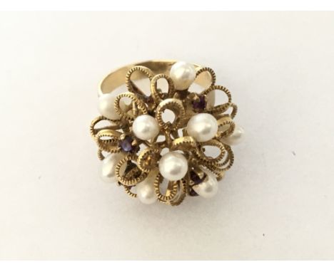 9ct unmarked pearl and garnet ring
