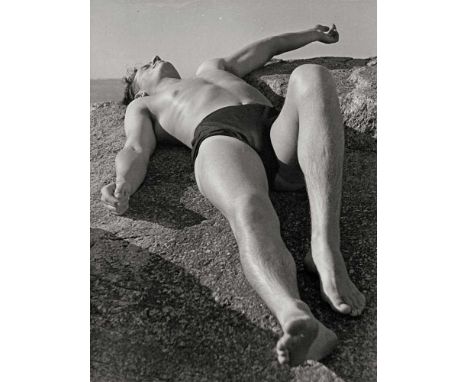   Steiner, André: Swimmer on rock  Swimmer on rock. 1930s. Vintage ferrotyped gelatin silver print. 24 x 18,2 cm. Photographe