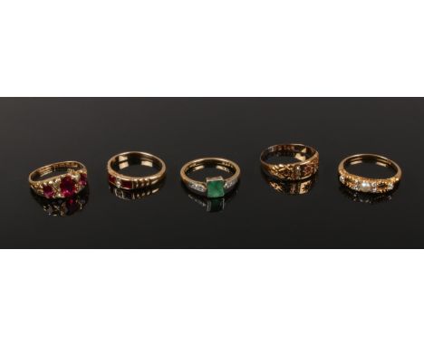 Five 18ct gold rings. Including Art Deco emerald, gypsy set, ruby and diamond examples. All marked. 13.4 grams gross weight. 