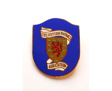 THE SCOTTISH FOOTBALL ASSOCIATION
nine carat gold and enamel lapel badge, approximately 7.9 grams