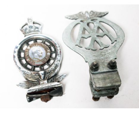 The Royal Automobile Club car badge numbered DF283 by Elkington together with an AA car badge