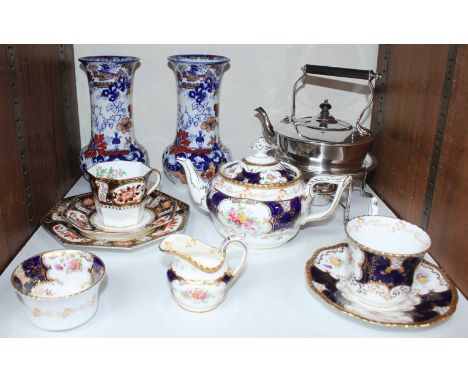 SECTION 21. A five-piece Coalport 'Bachelor' set, a pair of ceramic vases and a Wedgwood gilt, floral 'trio' together with a 