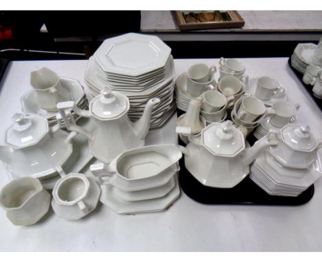 An extensive Johnson Brothers tea, coffee and dinner service  