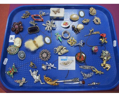 Assorted Costume Brooches, including cameo style, Celtic style etc :- One Tray 
