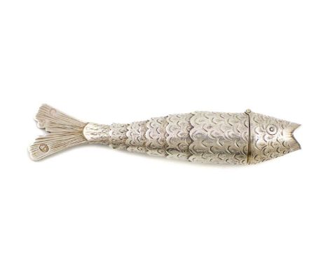 A George III novelty silver reticulated fish vinaigrette,by Samuel Pemberton, Birmingham circa 1810,with a hinged head that o