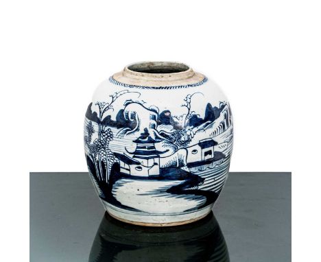 White and blue ginger jar painted with an ancient landscape, 18th century Qing dynasty Qianlong h cm 22X23   18th century Qin