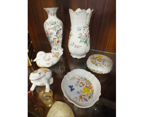 TWO AYNSLEY PEMBROKE CERAMIC VASES TOGETHER WITH FOUR COTTAGE GARDEN ITEMS INCLUDING TRINKET POTS (6)