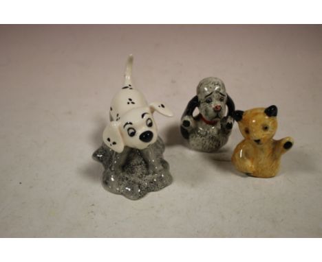 A ROYAL DOULTON 101 DALMATIONS ROLLY TOGETHER WITH SOOTY AND SWEEP 