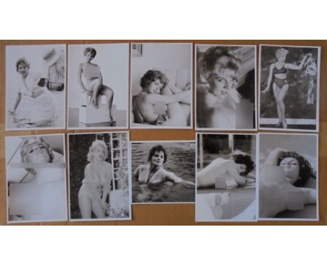 1960'S GLAMOUR MODEL BRENDA GRAHAM PHOTOGRAPHS
Size: 7 x 5 inch. Very good reproduction photographs.
Please note: The photogr