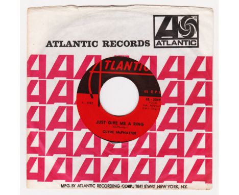 45 RPM RECORD CLYDE MCPHATTER JUST GIVE ME A RING / DON'T DOG ME&nbsp;
Condition: VG+.
Sleeve: Age-related wear.
Ref. T.
&nbs
