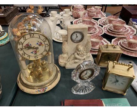 A SELECTION OF MANTLE CLOCKS, TO INCLUDE TWO BRASS CARRIAGE CLOCKS, A GLASS DOMED ANNIVERSARY CLOCK AND TWO FURTHER EXAMPLES 