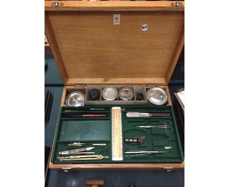 A VINTAGE MODEL ENGINEERS BOX 