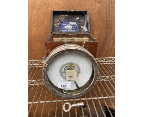 A VINTAGE AUTOMATIC TIMING CLOCK CO. LTD CLOCK 