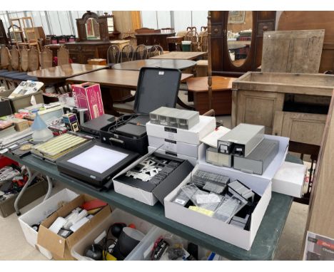 A LARGE QUANTITY OF VARIOUS PHOTOGRAPHY EQUIPMENT TO INCLUDE PICTURE SLIDES, A SLIDE PROJECTOR AND A PATERSON CONTACT PROOF P