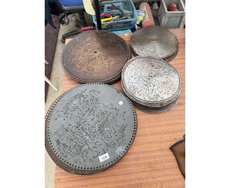 A LARGE COLLECTION OF VINTAGE METAL POLYPHON RECORDS 