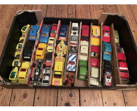 THIRTY THREE UNBOXED CORGI VEHICLES - MOSTLY CARS 