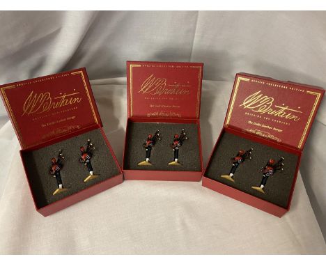 THREE BOXED BRITIANS 17TH PURBIAHS TWO PIECE MODEL SOLDIER SETS -  NUMBERS 138 TWICE AND 140 (SET 140 HAS TWO PIPERS AND NO D