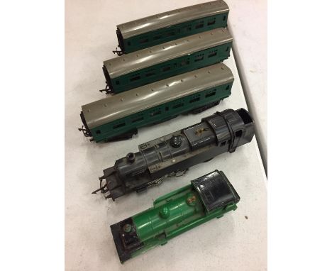 THREE TRIANG COACHES, A TRIANG 82004 STEAM LOCO AND A HORNBY DUBLO TANK ENGINE 