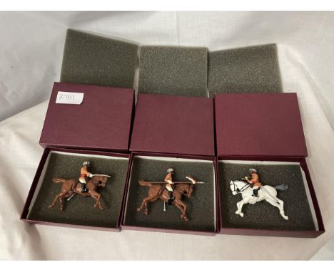 THREE BOXED BRITIANS 1ST CENTRAL INDIA INDIVIDUAL MODEL HORSE MOUNTED SOLDIERS. OFFICER, BUGLER AND TROOPER - ALL NUMBER 8846