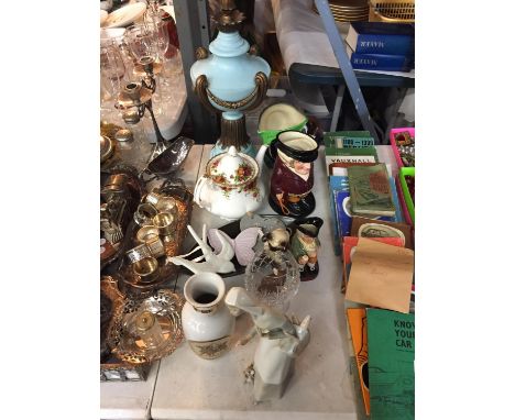 A QUANTITY OF CERAMICS TO INCLUDE TOBY JUGS, VASES AND AN OLD COUNTRY ROSES TEAPOT ETC 