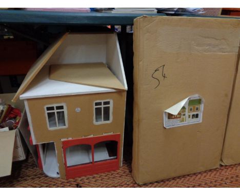 A BOXED BARBARAS MOULDINGS MODEL SHOP KIT AND A READY BUILT SECTION 