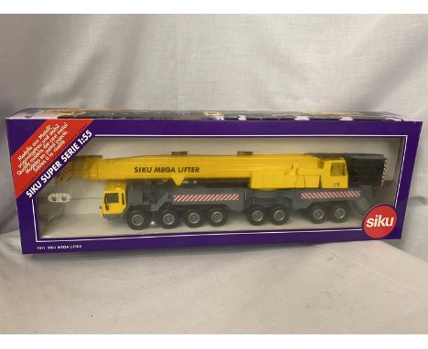 A BOXED SIKU 1:55 SCALE MEGA LIFTER 