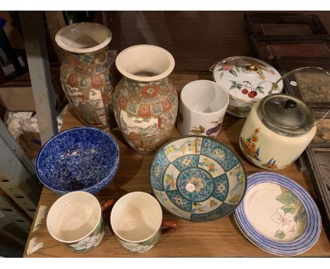 AN AMOUNT OF CERAMICS TO INCLUDE ORIENTAL STYLE VASES, ROYAL WORCESTER, A BISCUIT BARRELL ( NO LID ), BOWLS ETC 