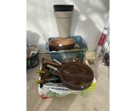 AN ASSORTMENT OF GARDEN TOOLS TO INCLUDE SHEARS, SAWS AND A RIVER PAN 