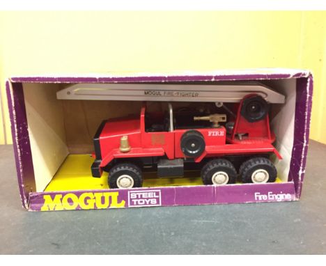 A BOXED MECCANO MOGUL FIRE ENGINE 