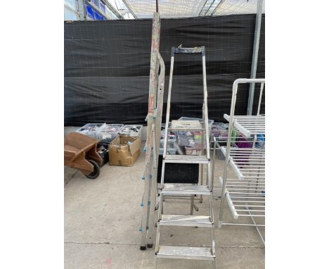 A FIVE RUNG ALLUMINIUM STEP LADDER, A FOUR RUNG STEP LADDER AND A FURTHER SMALL STEP LADDER 