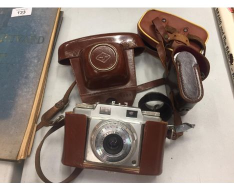 A VINTAGE CAMERA WITH CASE 